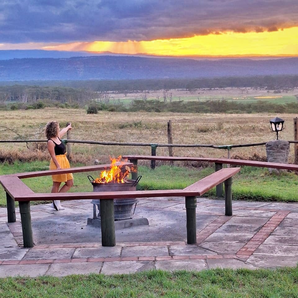 Relax with captivating bonfires and sundowners